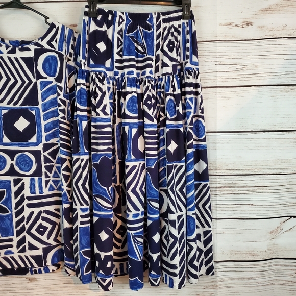 Anthony Mark Hankins | 2 Pc Floral Top & Skirt - Picture 7 of 8